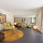 House With Private Pool And Garden