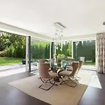 House With Private Pool And Garden